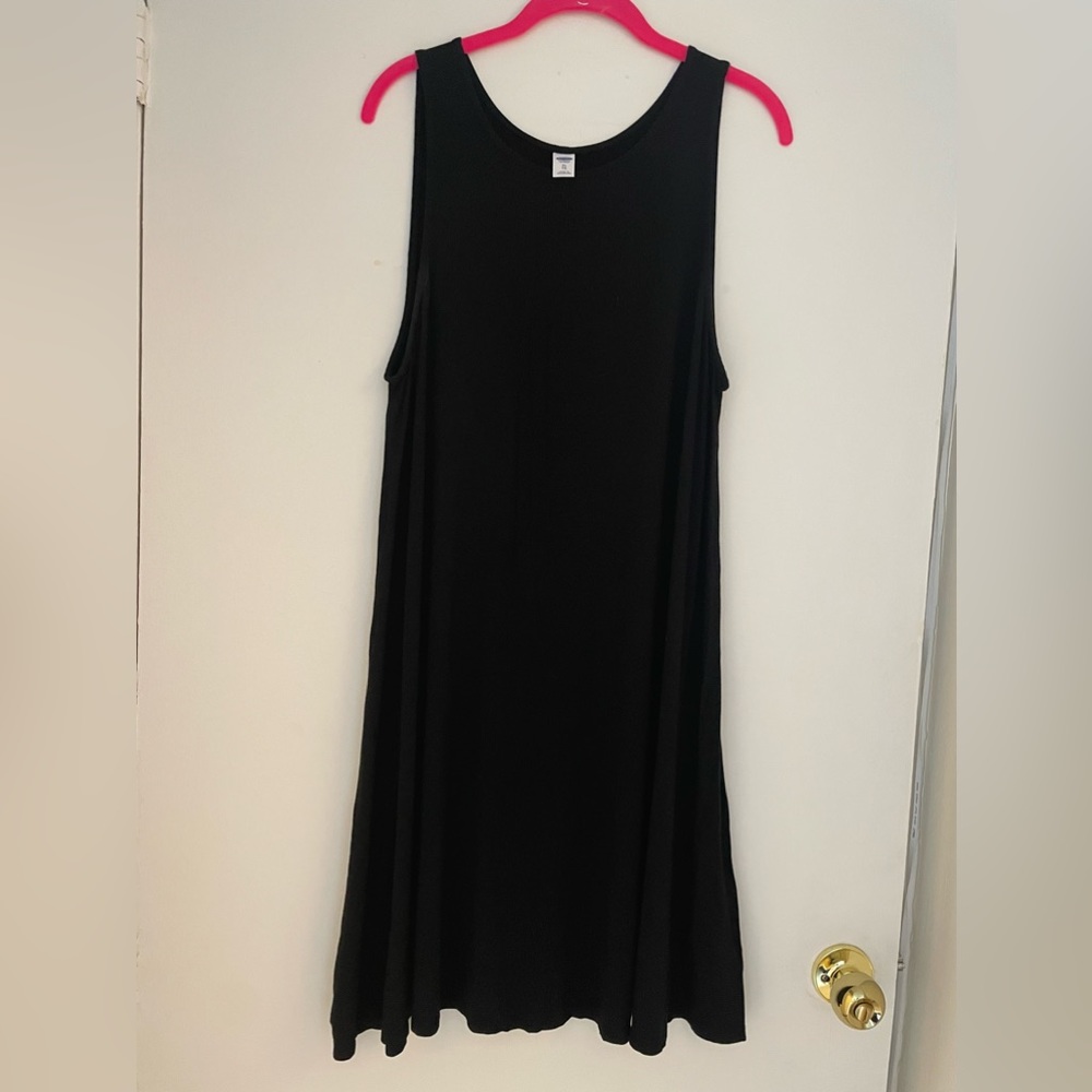 Woman’s: Sleeveless Black Dress Size: XL